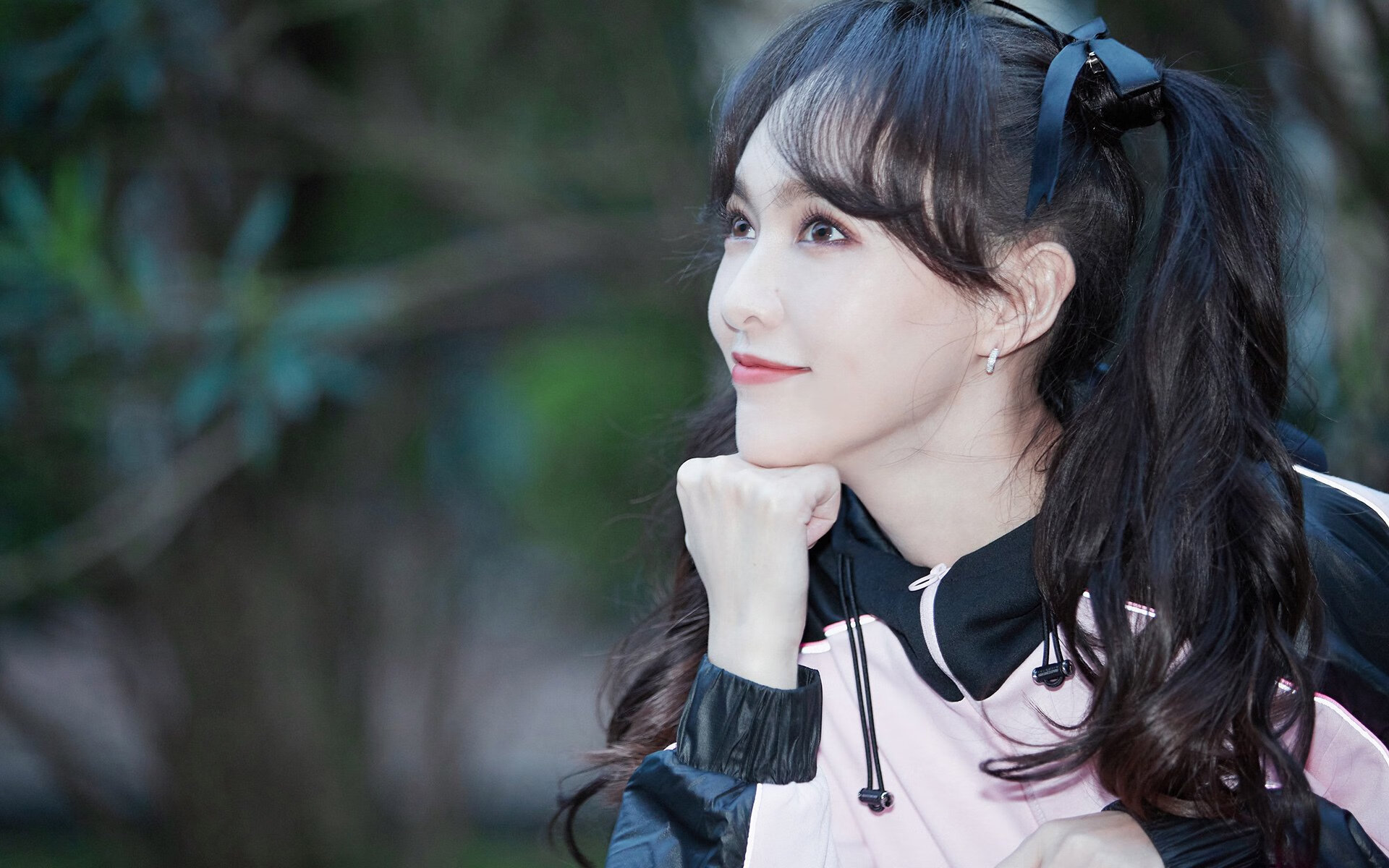 泰国骑手Natchinapha Rattanachotirat荣获2024年最佳障碍赛骑手奖，表彰其卓越表现。