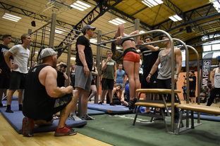 开云平台-陈艺文赛后谈跳水心态，陈艺文领奖